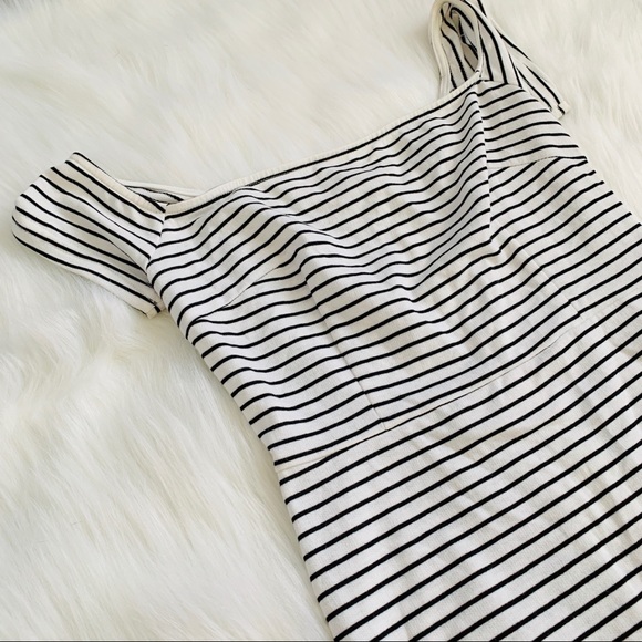 ｔｏｂｉ  ｂｌａｃｋ & ｗｈｉｔｅ  ｓｔｒｉｐｅｄ  ｄｒｅｓｓ - Picture 4 of 4